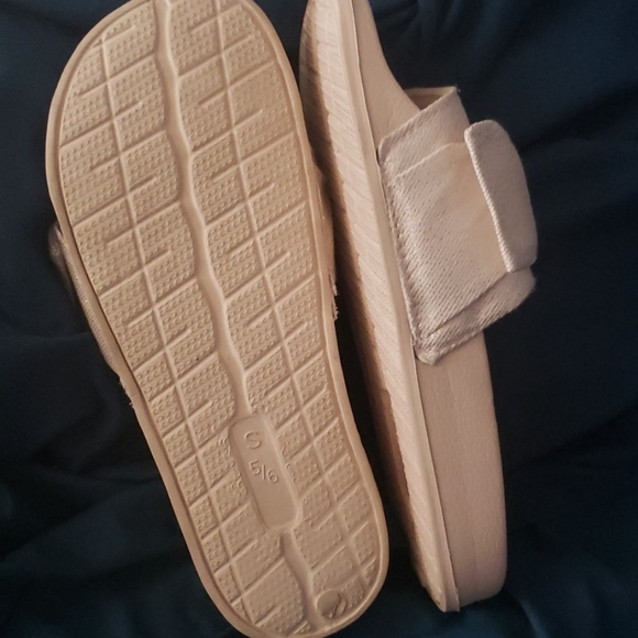 Sandals - Picture 3 of 5